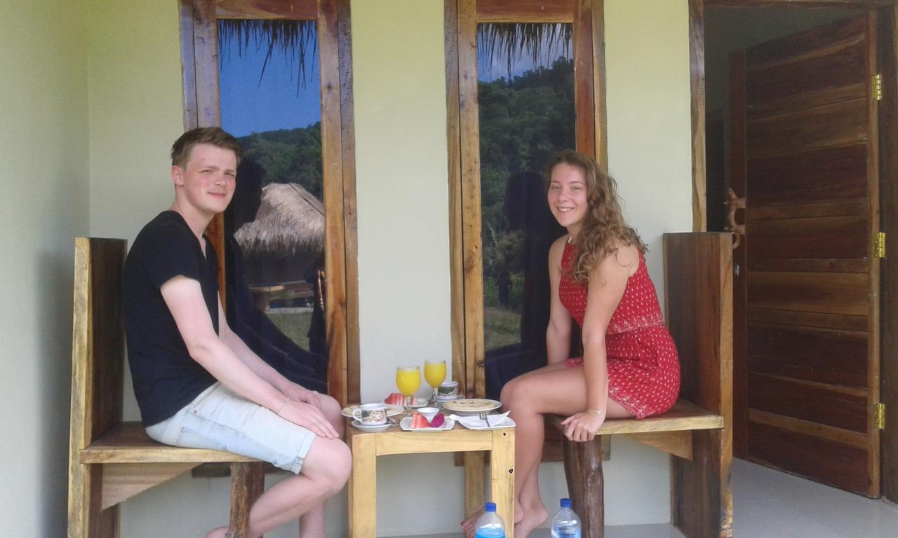 Village Corner Homestay Kuta  Экстерьер фото